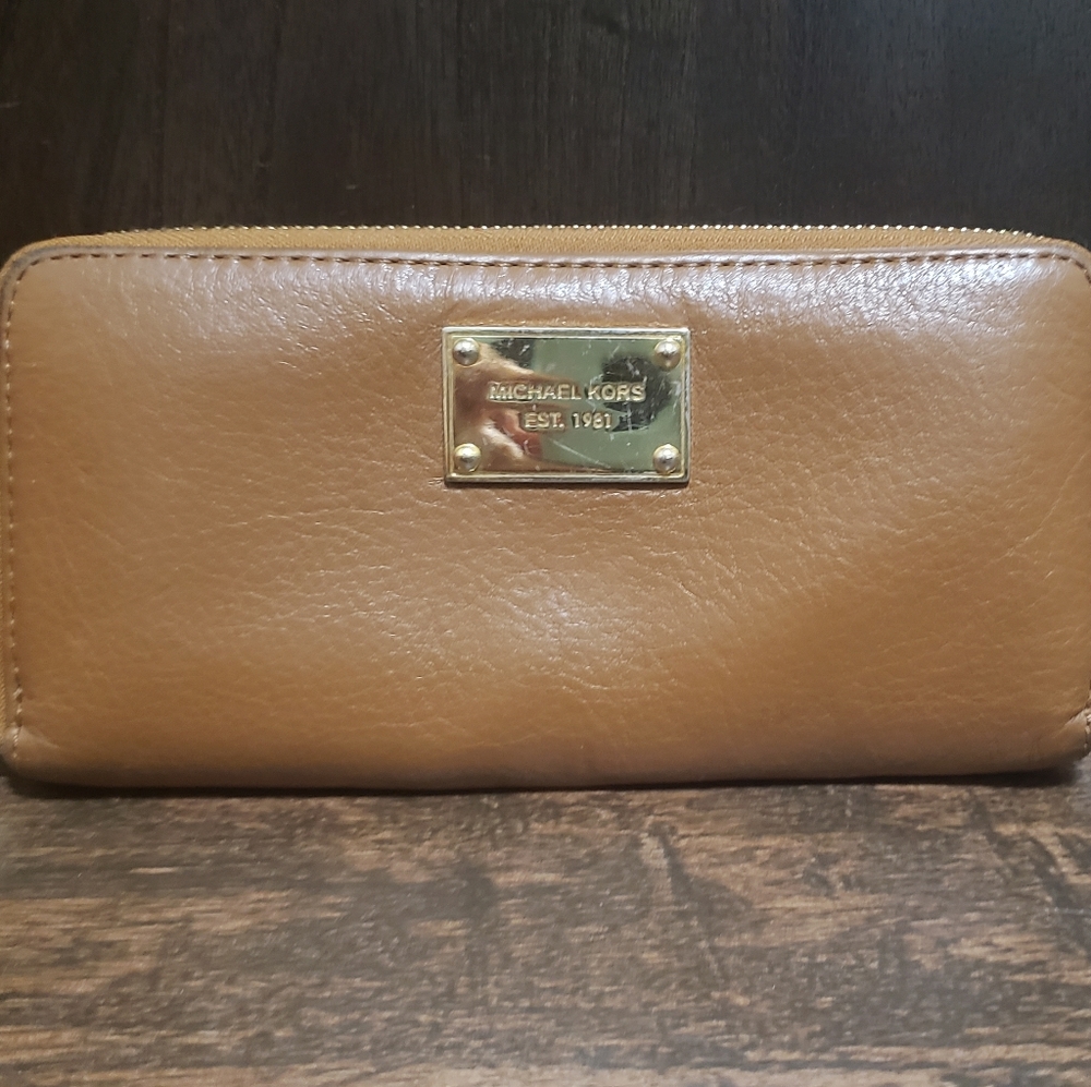 Michael Kors Tan Leather Zip Wallet with Gold Plaque